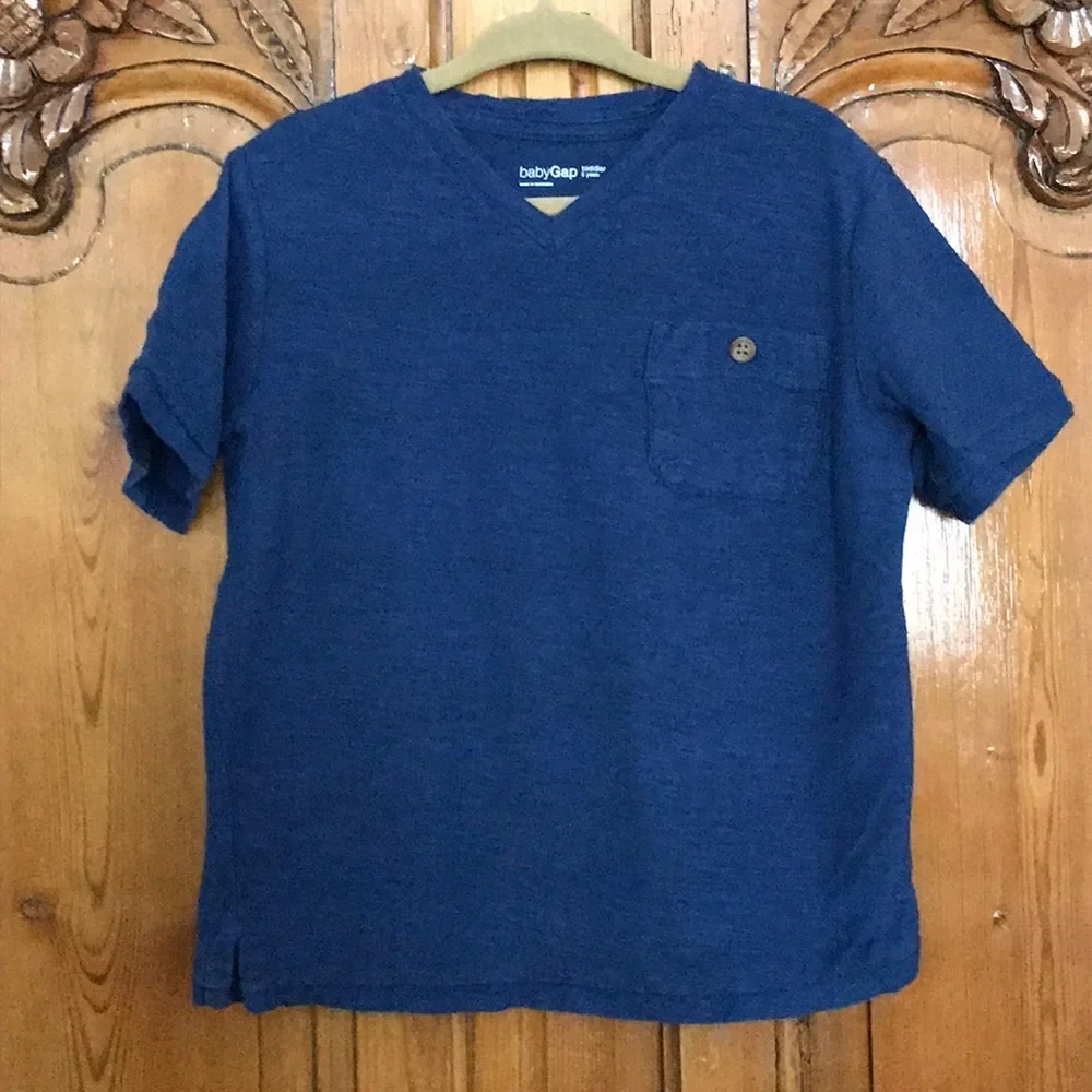 3/$20 BabyGap V-Neck Front Pocket Tee